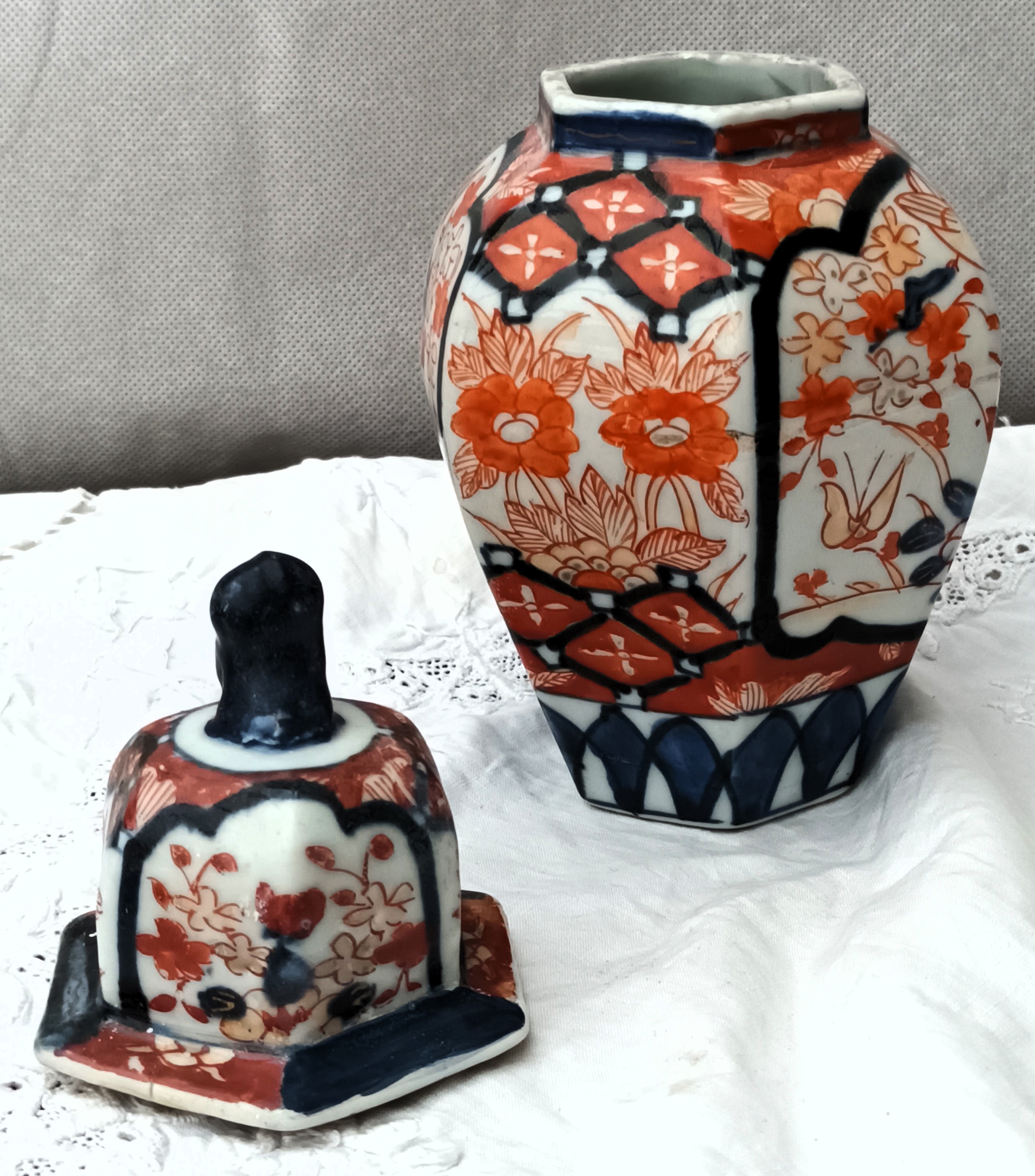 Antique Japanese Meiji Period Imari Porcelain Vase & Cover - Image 3